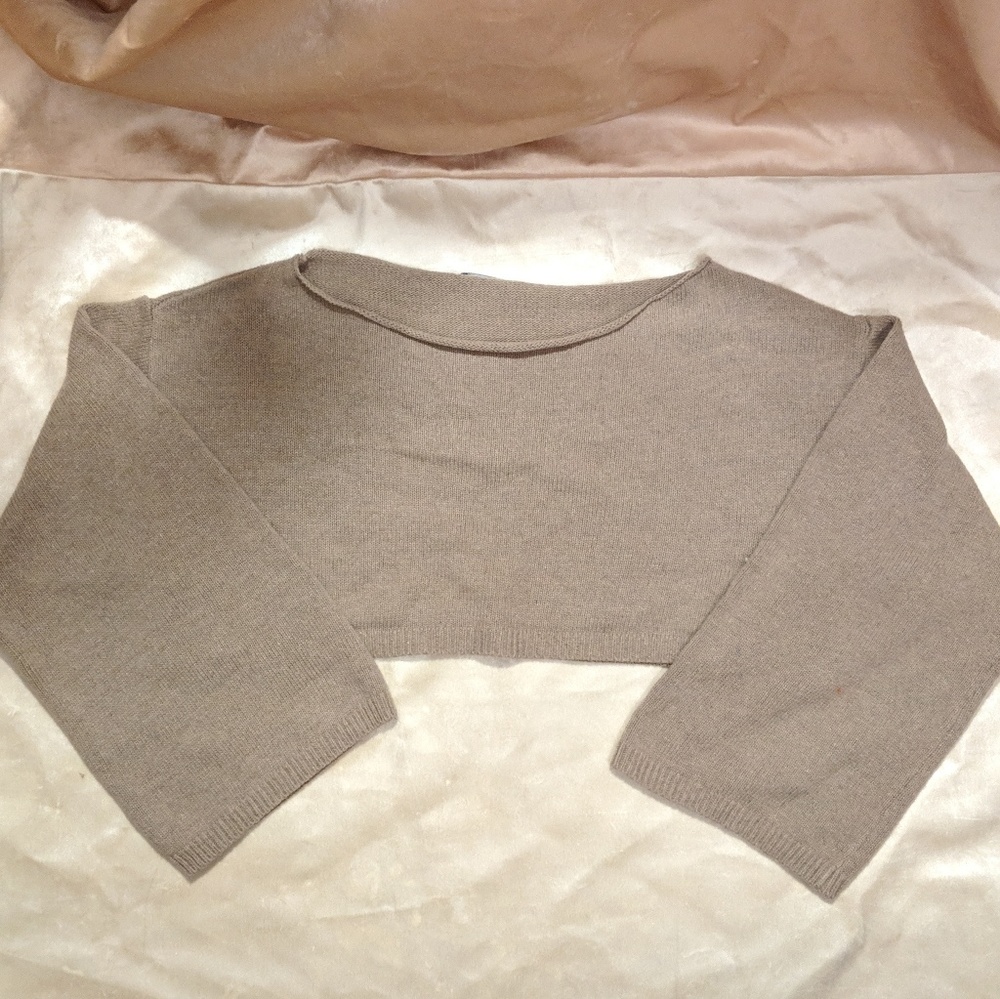 Off shoulder crop sweater